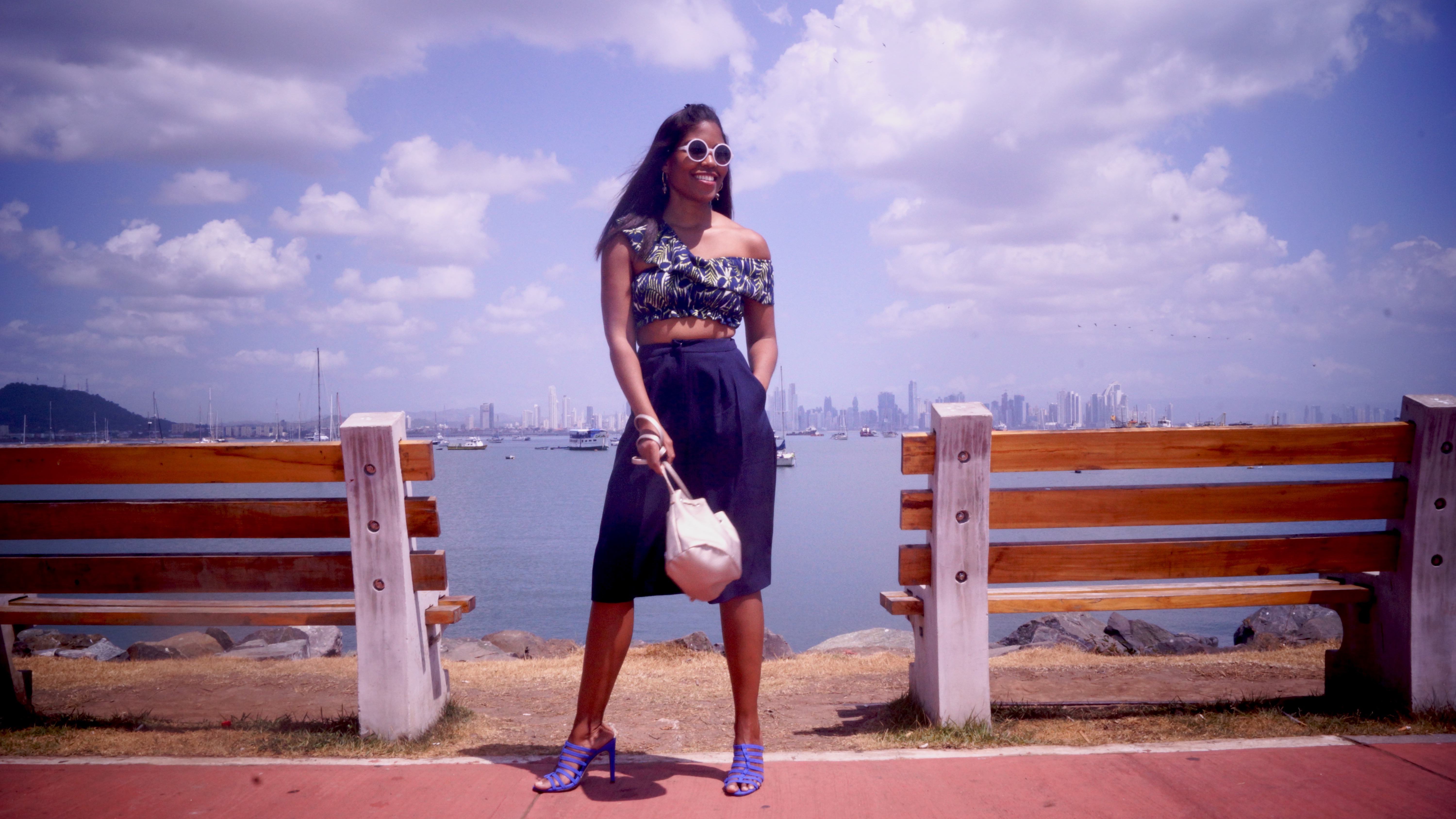 Monochromatic look  - Tropical Edge -