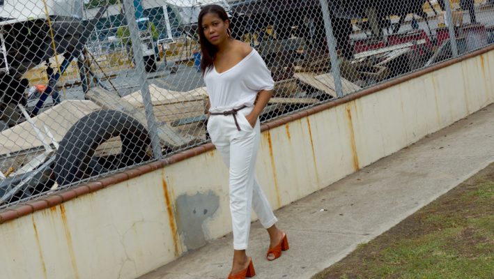 Different Ways to Wear a White Outfit - Tropical Edge - 01426 (featured)